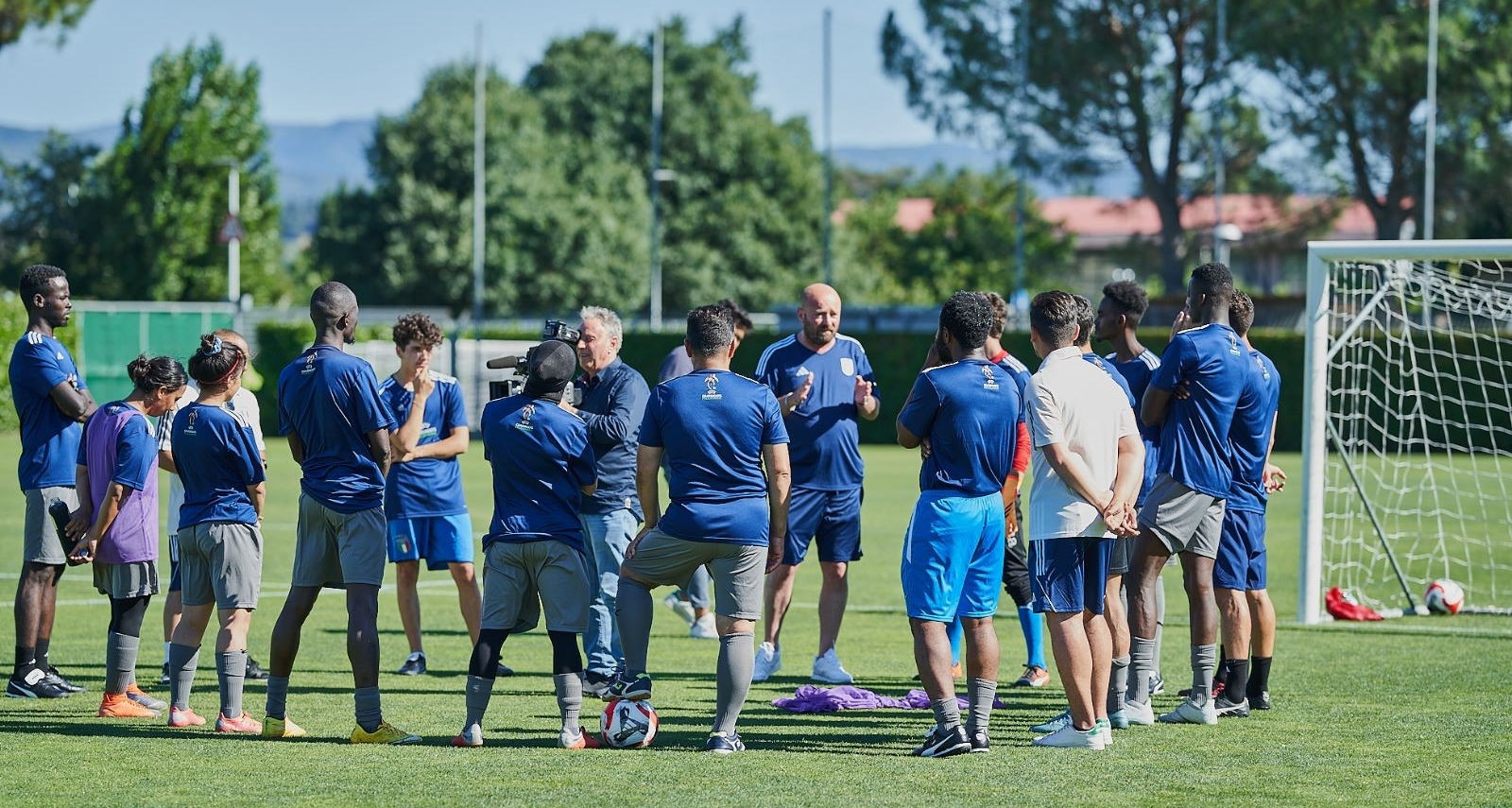 A Tirrenia un weekend dedicato ai rifugiati e richiedenti asilo. E su Vivo Azzurro Tv è online il docu-film sulla UEFA Unity Euro Cup